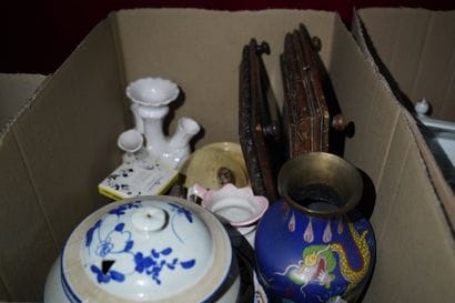 Réunion de vaisselle en céramique, vases,...