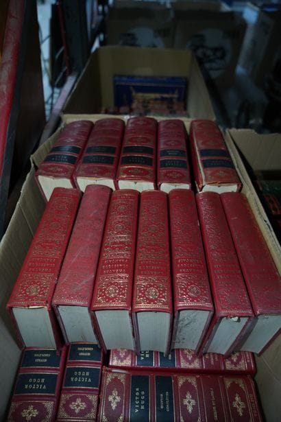 Réunion de livres reliés anciens et modernes...
