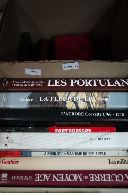 MARINE, réunion de livres sur le thème de...