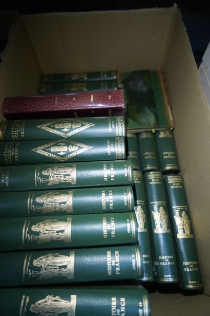 Réunion de livres reliés anciens et modernes...