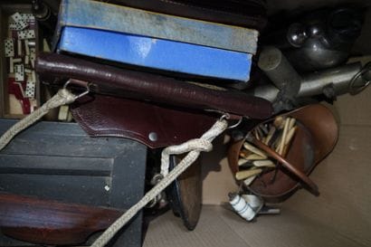 Réunion d'objets divers dont nécessaire de...