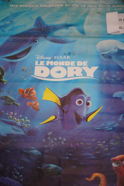 Réunion d'affiches de cinéma. En l'état,...