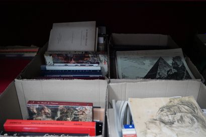 Réunion de livres Beaux-Arts. Onze cartons....