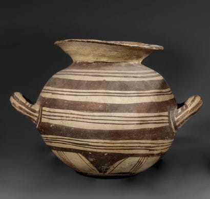 LARGE DAUNIAN FUNERARY OLLA
Geometrically...