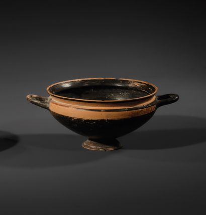 IONIAN CUT
Basin base painted black. Beige...
