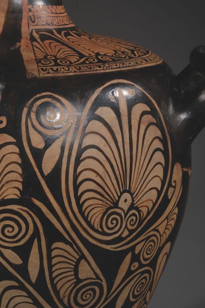 LARGE RED-FIGURE HYDRIA
The body is decorated...