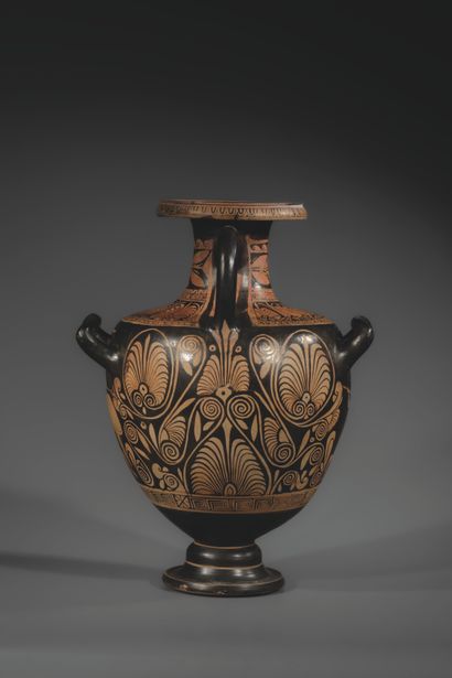 LARGE RED-FIGURE HYDRIA
The body is decorated...