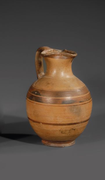 OENOCHOE WITH THREE-LOBED BEAK
The ovoid...