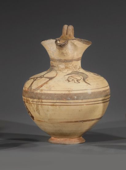 OENOCHOE WITH THREE-LOBED MOUTHPIECE
Bifid...