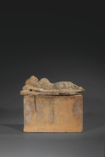 CINEMA URN
Surmounted by a lid adorned in...
