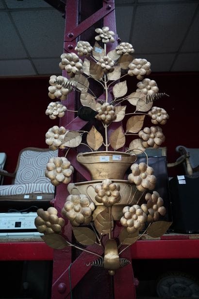 Elément décoratif d'applique en métal doré...