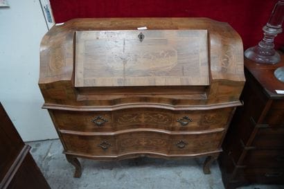 Paire de commodes scribannes en bois de placage...