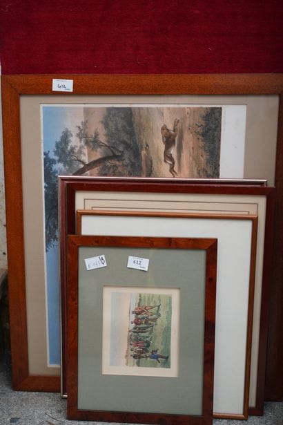 Réunion de six gravures en couleurs encadrées,...