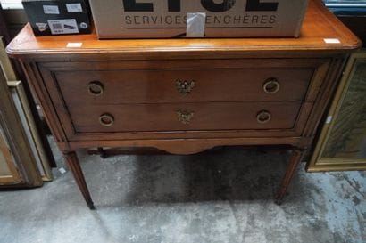 Commode rectangulaire en bois teinté ouvrant...