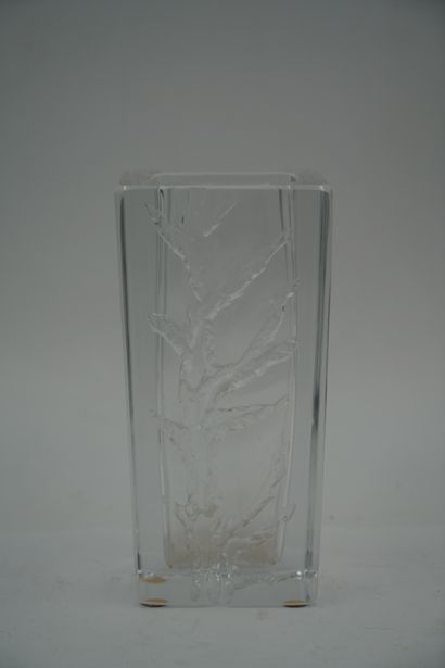 DAUM
Vase en cristal à décor d'un arbre,...
