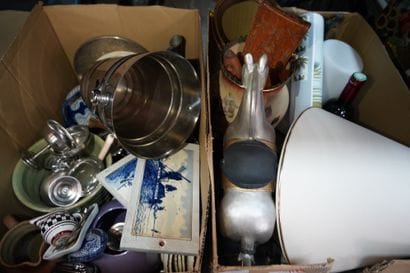 Réunion de vaisselle, faïence, porcelaine,...