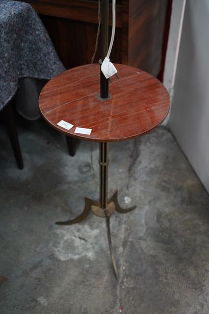 Lampadaire en métal doré à trois bras de...