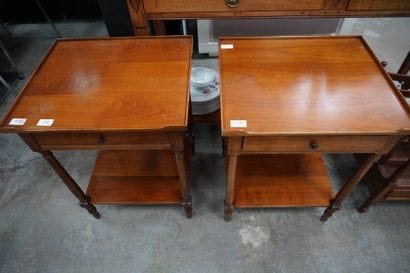Deux bouts de canapé en bois teinté ouvrant...