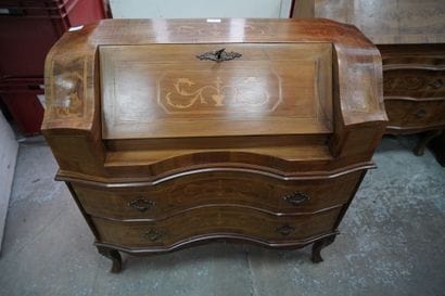 Paire de commodes scribannes en bois de placage...