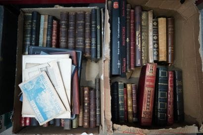 Réunion de livres reliés anciens dont Thiers,...