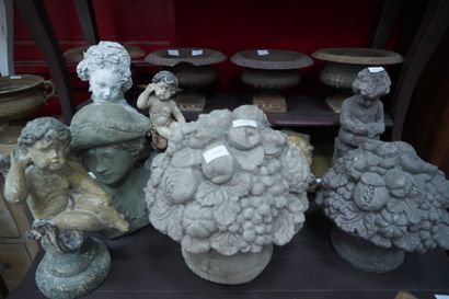 Lot de 7 jardinières en métal, 11 sujets...