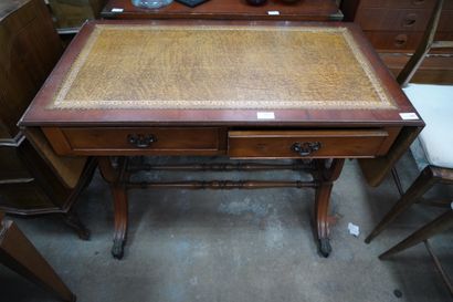 Bureau en bois de placage ouvrant par deux...