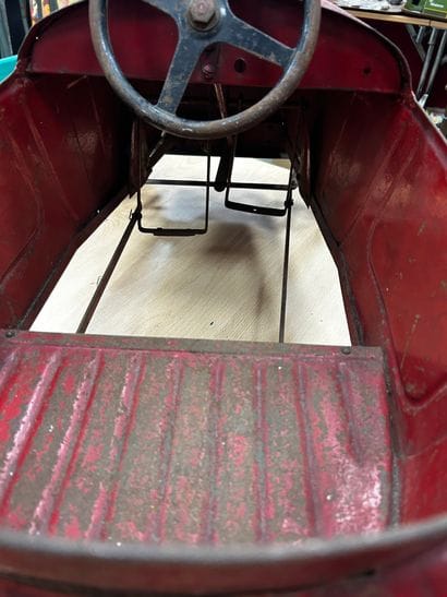 DEVILLAINE ETOILE, 
Voiture à pédales en...