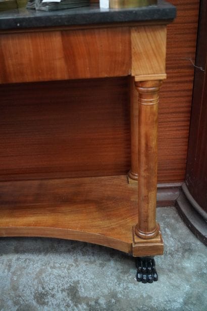 Console en bois de placage ouvrant par un...