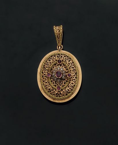 PICTURE-HOLDER PENDANT
Two-tone 750-thousandths...