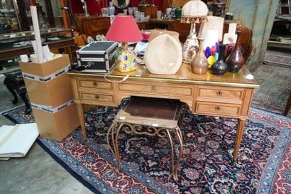 Grand bureau plat toutes faces en bois et...
