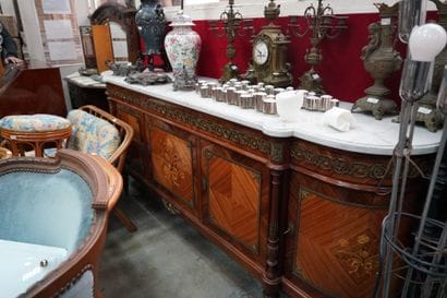 Enfilade en bois de placage ouvrant par quatre...
