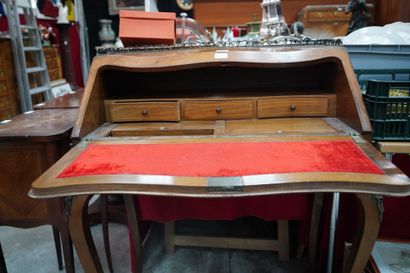 Bureau de pente en bois de placage à décor...