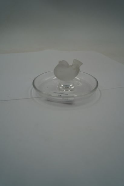 LALIQUE
Baguier en cristal orné d'un ois...