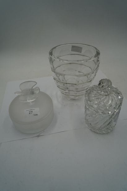 BACCARAT
Vase en cristal de forme ovoïde,...