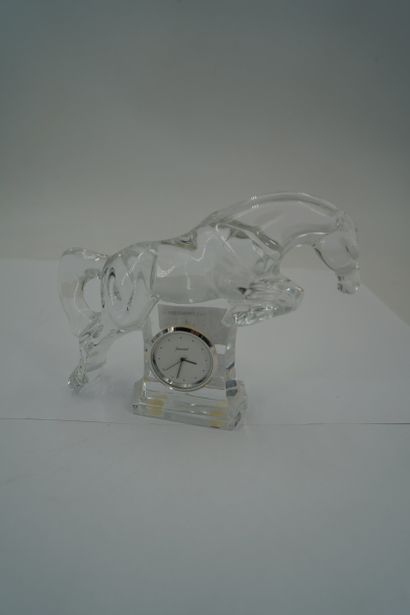 BACCARAT
Pendulette en cristal épousant la...