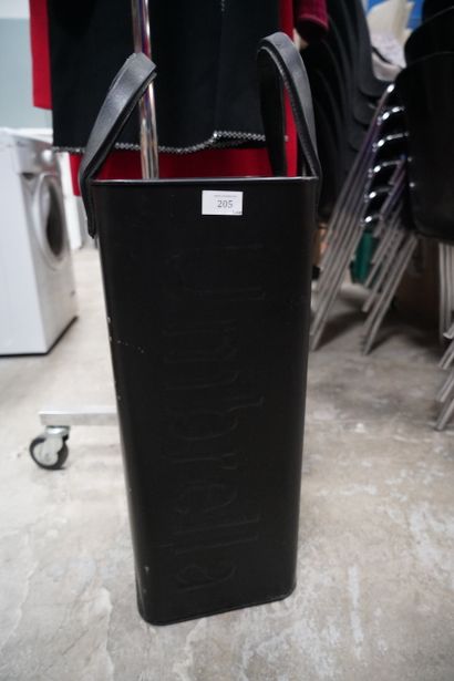 Porte parapluie
En l'état