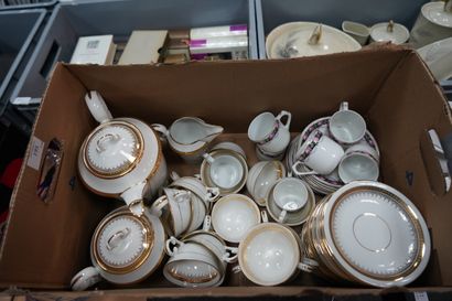 LIMOGES
Partie de service à café en porcelaine...