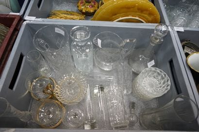 Pichet à orangeade en cristal taillé et réunion...