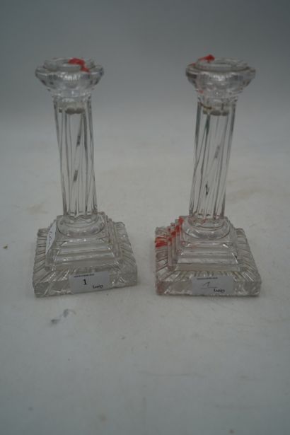 BACCARAT
Paire de flambeaux en cristal moulé,...