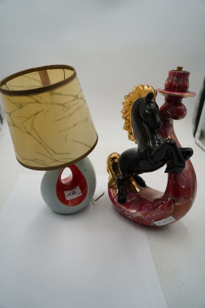 Deux pieds de lampe en céramique émaillée,...