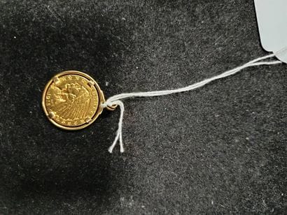 Pièce en or de cinq dollars 1915, dans une...
