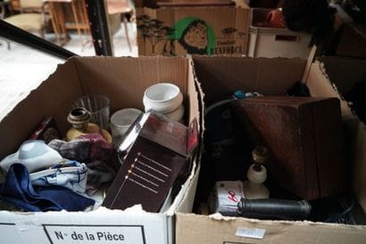 Réunion de vaisselle et bibelots divers,...