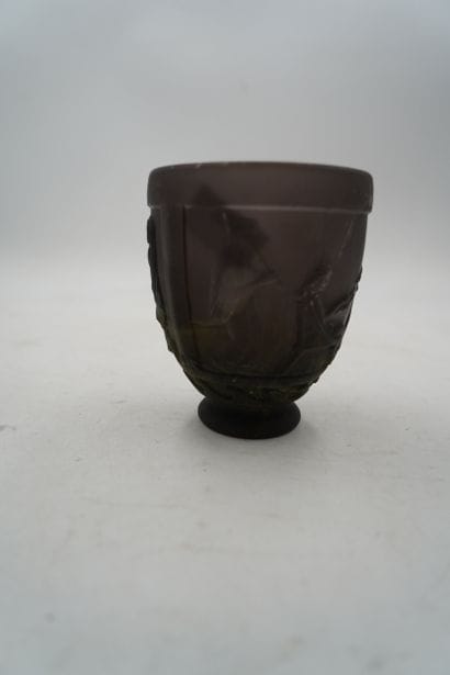 Georges DE FEURRE (1868-1943)
Vase sur piédouche...