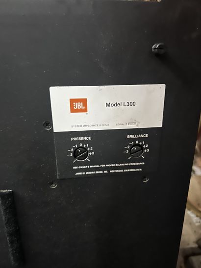 JBL
Paire d'enceintes modèle L300.
En l'...