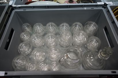 Partie de service de verres en cristal, à...