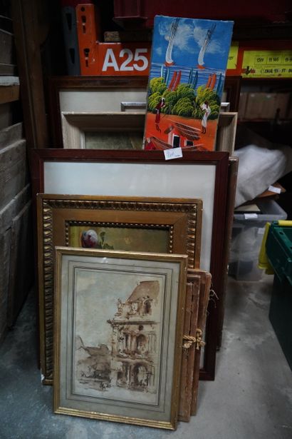 Réunion de tableaux divers et pièces encadrées.
En...