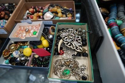 Réunion de bijoux fantaisie.
En l'état.