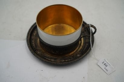 G. FALCKENBERG et LIMOGES
Tasse en porcelaine...