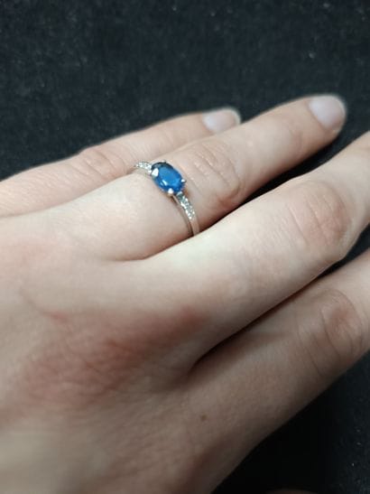 Bague en or gris 18K sertie d'une pierre...
