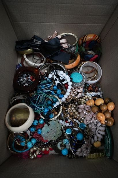 Réunion de bijoux fantaisie.
En l'état.